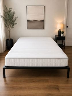Queen Size Memory Foam Mattress -
¡Hablamos Español!