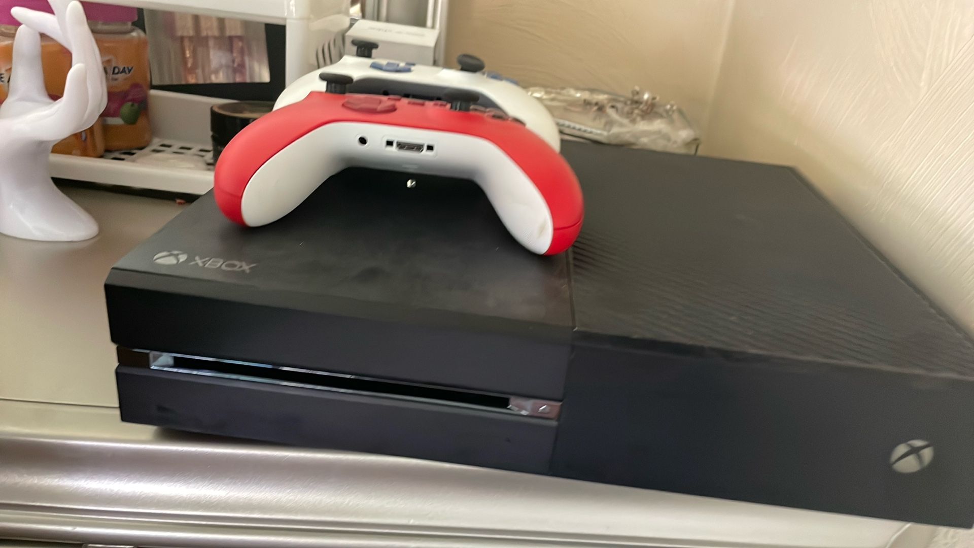 Xbox One Slightly Used Excellent Condition