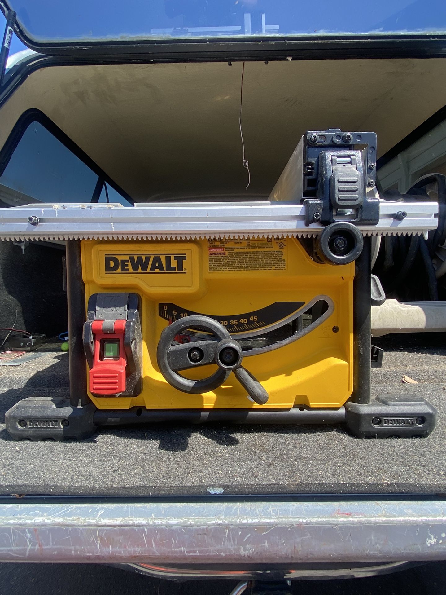 DEWALT DWE7485 8-1/4 in. Jobsite Table Saw