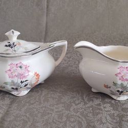 Rare Vintage TS&T 1934 Heathertone Creamer & Sugar w Lid .