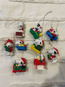 Snoopy PVC United Feature Syndicate 2" Peanuts Christmas Ornament Set-9