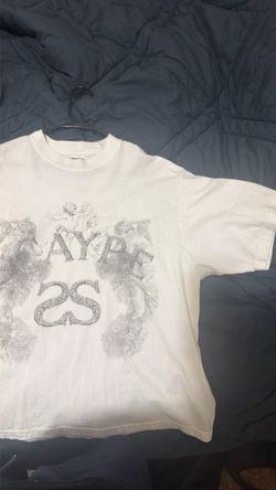 white grafic tee
