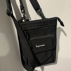 Supreme Shoulder Bag 