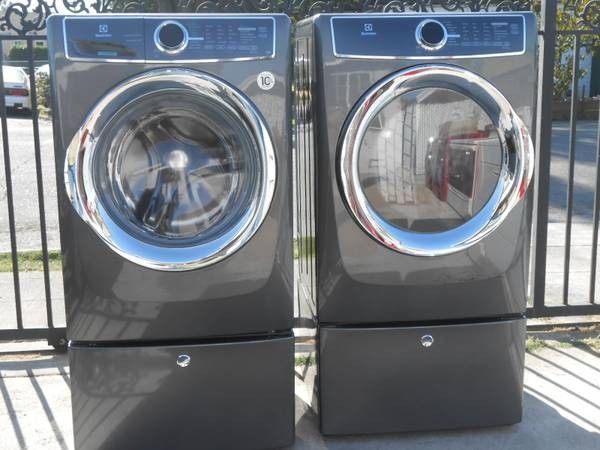 2016 Washer & Electry Dryer Electrolux -W/Pedestal