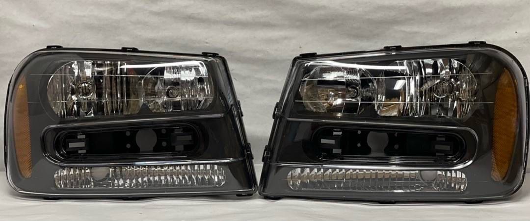 LA Zona Auto Parts 2002 to 2009 Chevrolet Trail Blazer Headlighst Luces Micas Calaveras Farosa Focos Luz Light