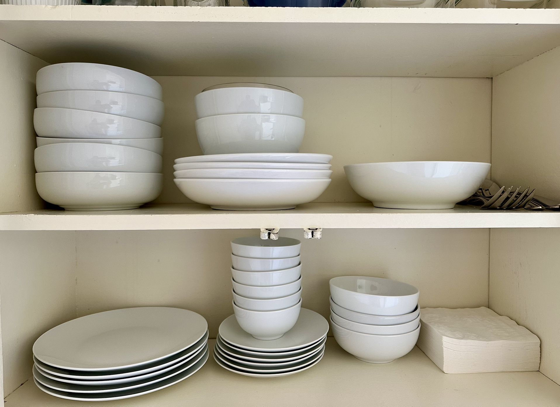 Dishware