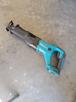 Sawzall Makita 18v TOOL ONLY 