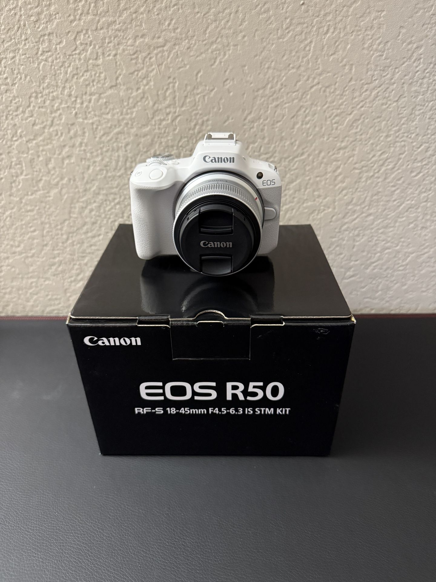 Canon EOS R50 Mirrorless Camera With Kit Lenses 18-45mm