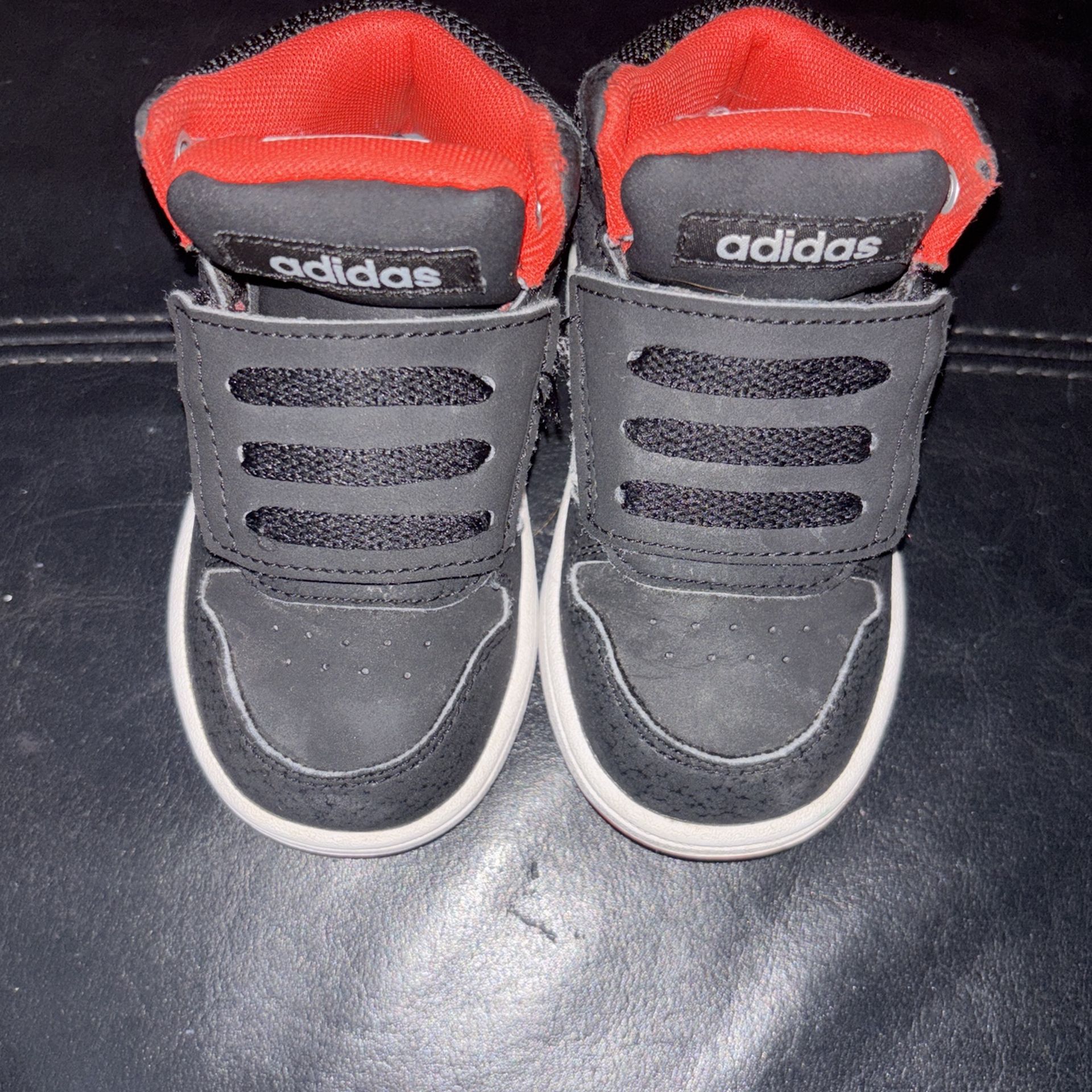 Kids Adidas’s Size 6k