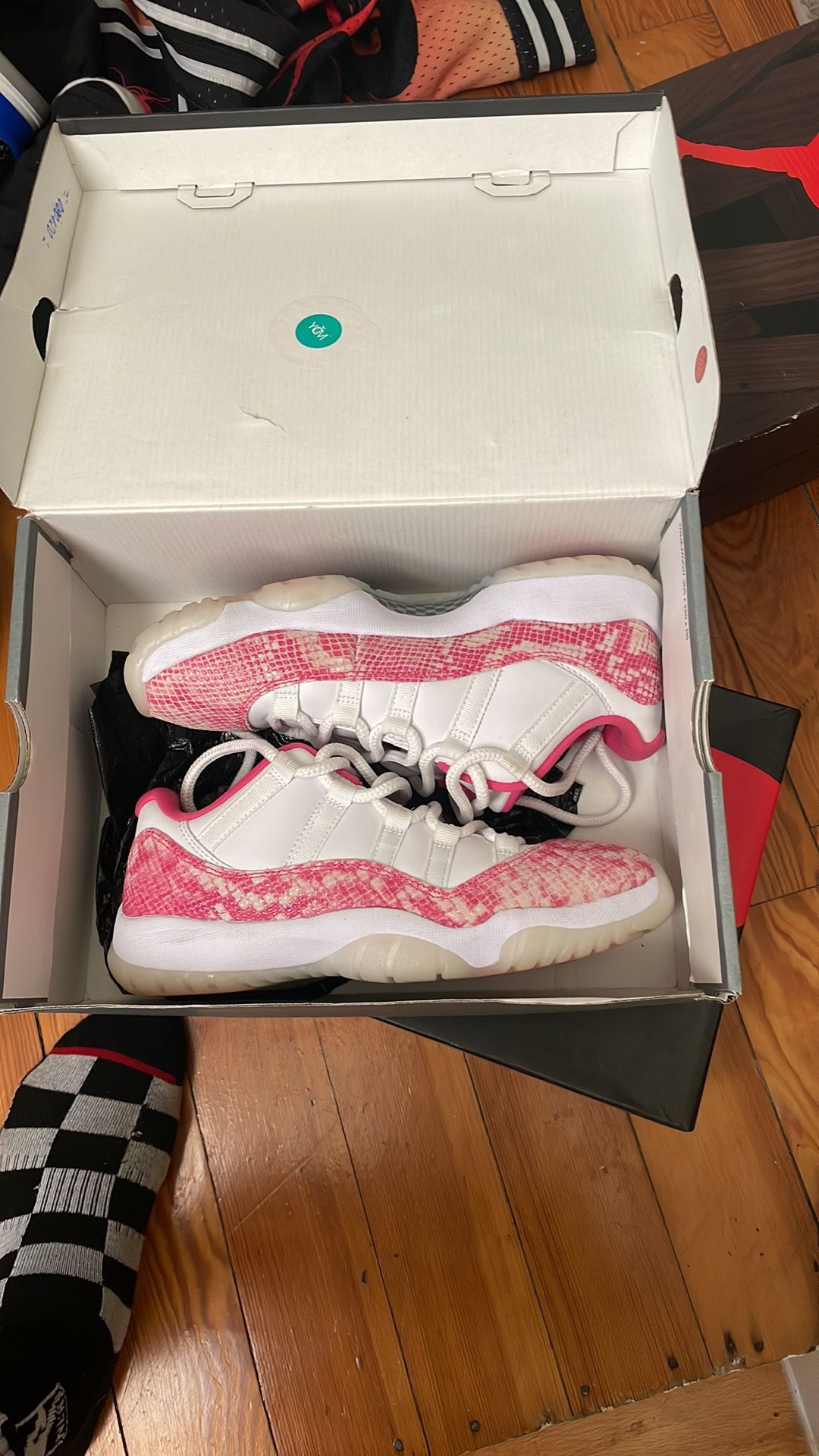 Air Jordan 11 Low Pink Snakeskin