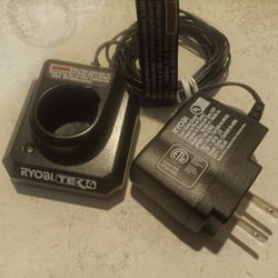 RYOBI TEK4 BATTERY CHARGER 