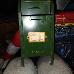 Vintage Mini Mailbox 