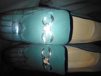 Dress shoes Green , size 10