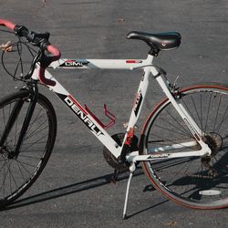 GMC 700c X 22.5" Denali Road Men's Bike in White