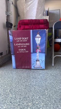 Christmas lamp post