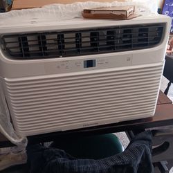 Frigidaire 28000 Btu Window Air Conditioner 