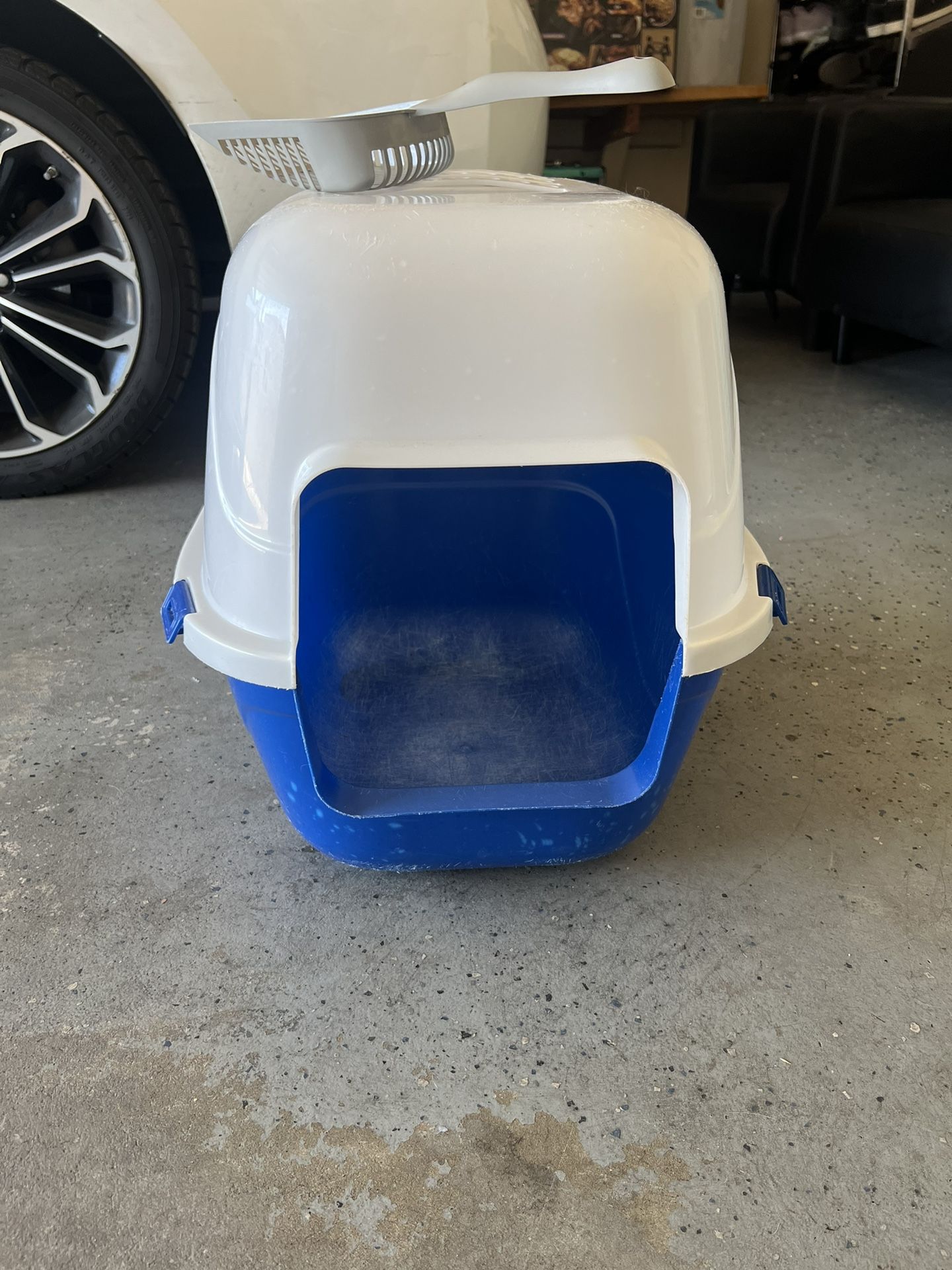 Cat Litter Box