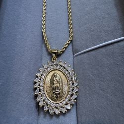24K Virgin Mary Pendant With 18K Rope Necklace 
