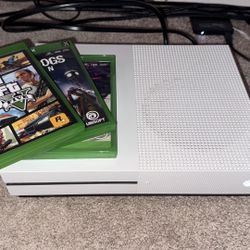 Xbox One s (5 Games And Controllers)