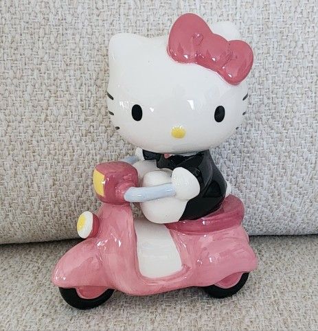 Hello Kitty Ceramics 