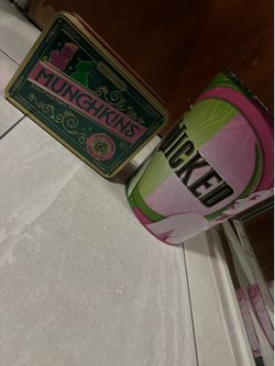 WICKED munchkin box & special movie theater bucket