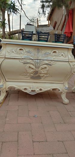 Victorian bedroom set. FIRM PRICE