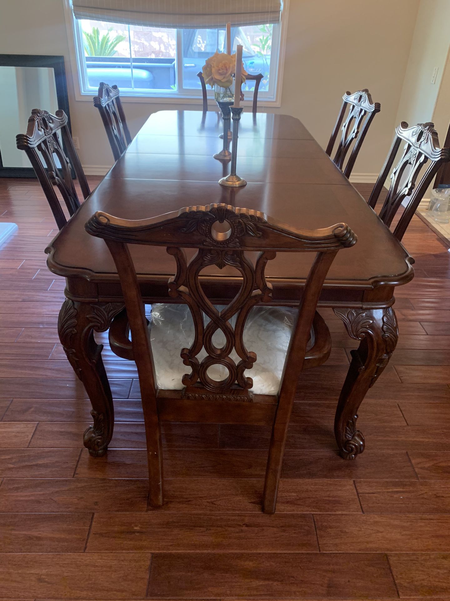 GOOD CONDITION Broyhill formal dining set and accessory tables
