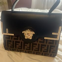 La Medusa zucca handbag  and versage