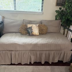 Metal Daybed with mattress and linen