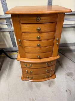 Jewelry case