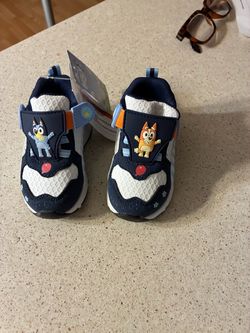 Bluey Toddler Light-Up Sneakers Size 5