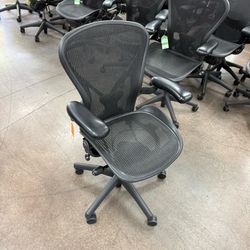 Herman Miller Aeron Classic Size B Fully Adjustable Office Chair