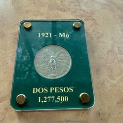 BEAUTIFUL SILVER 1921 CENTENARIO DOS PESOS NUMERAL ROMANOS WITH CASE 