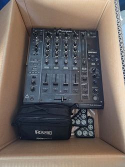 DJ mixer Pioneer 900 ns (2012)