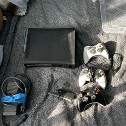 Xbox 360 With 3 Controllers And 10 Games 