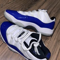 Woman’s Air Jordan 11 Retro Low Concord Size 8.5