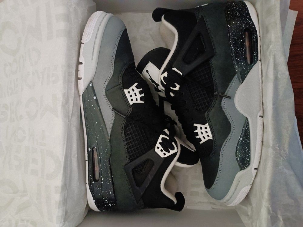 Air Jordan 4 Retro