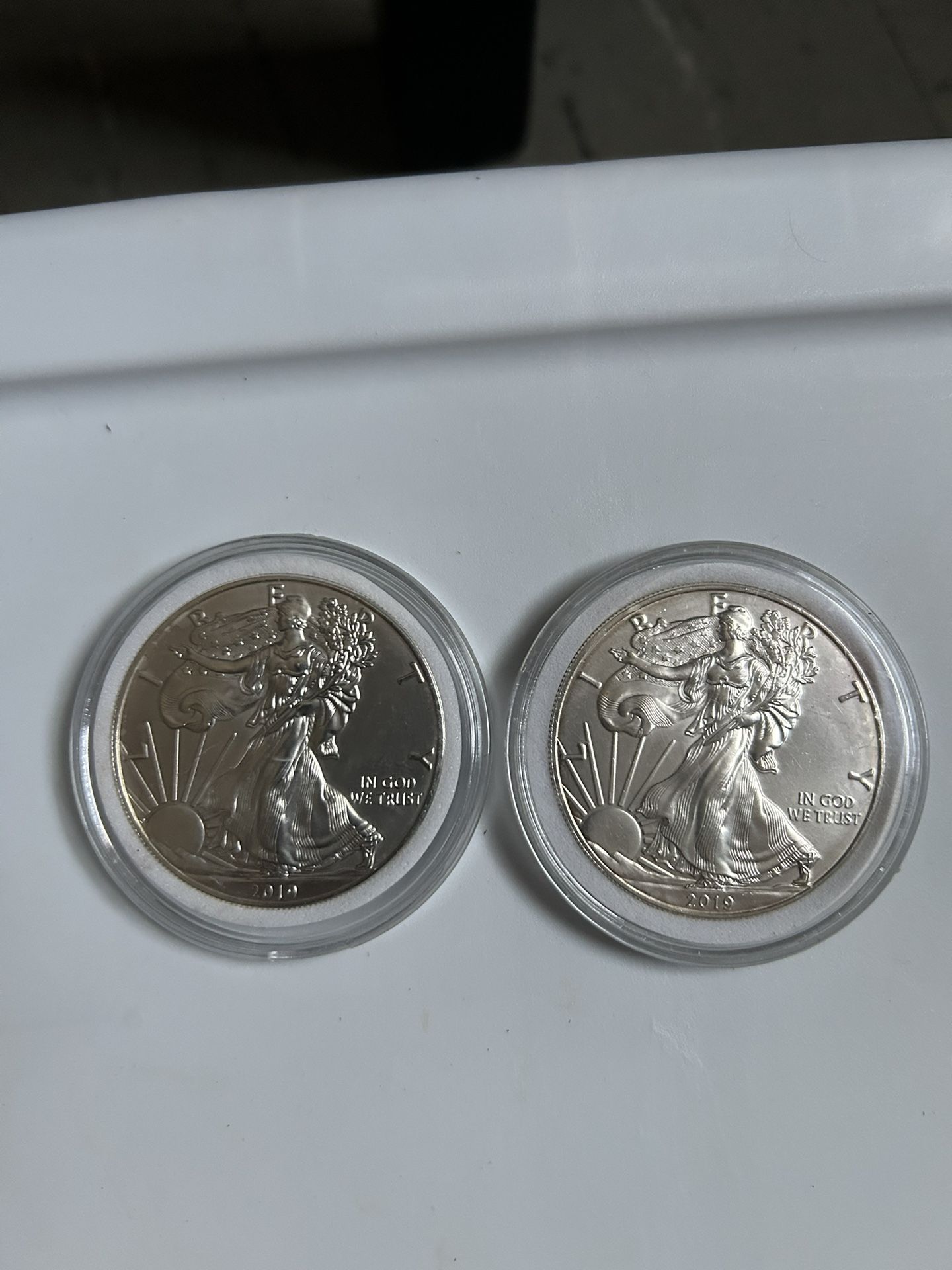 Two Silver Eaglesl coin 2019 price $150 for both