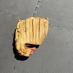 Rawlings Baseball Glove $35