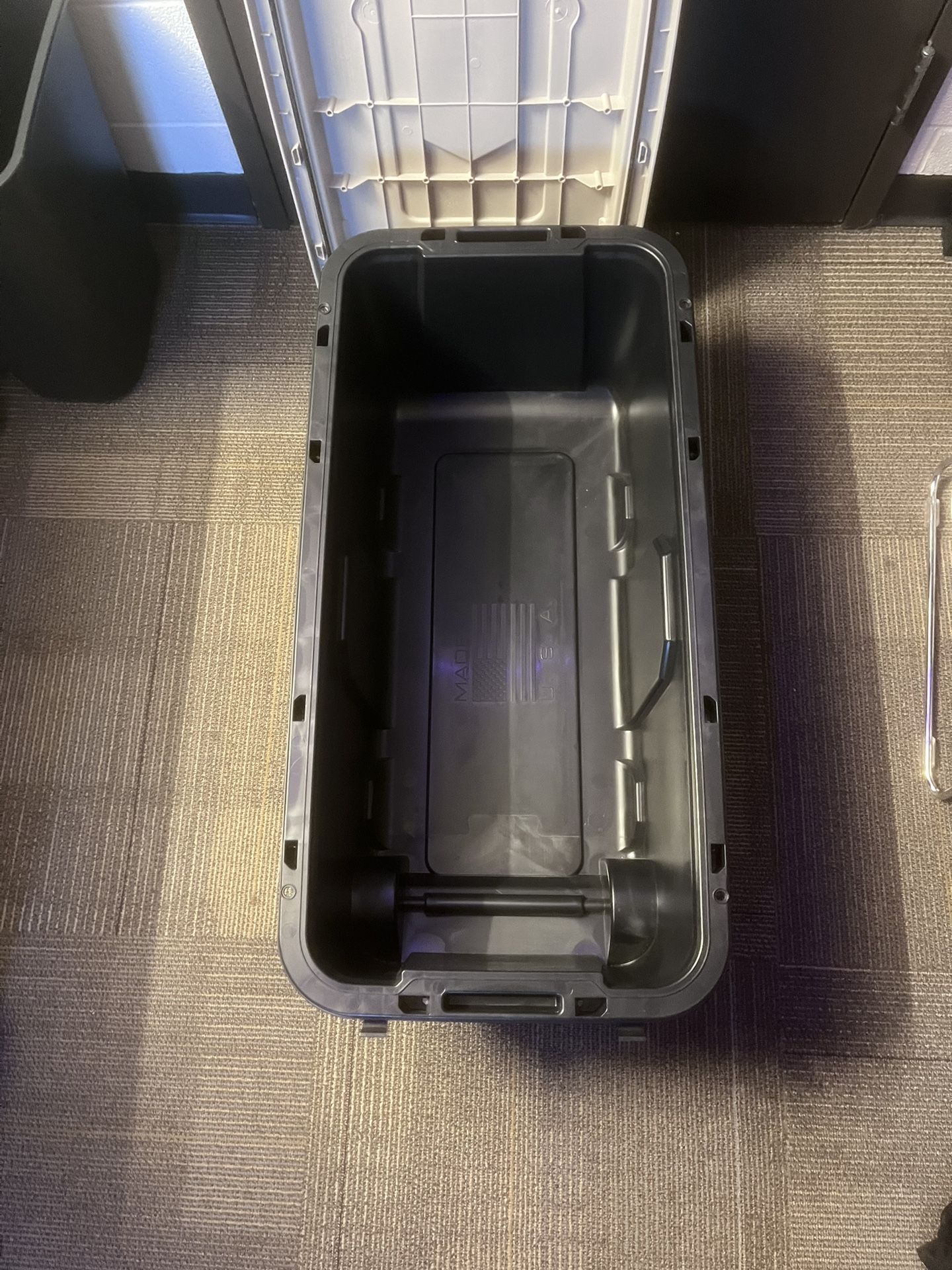 Storage Bin (wheels)