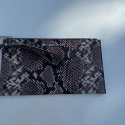 Michael Kors Wristlet 