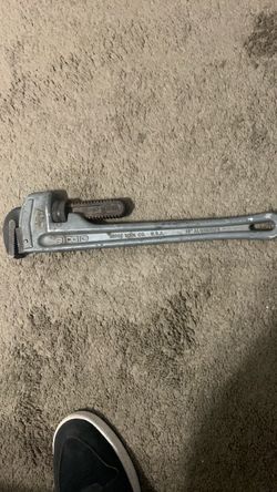 Ridgid 18” aluminum pipe wrench in great condition