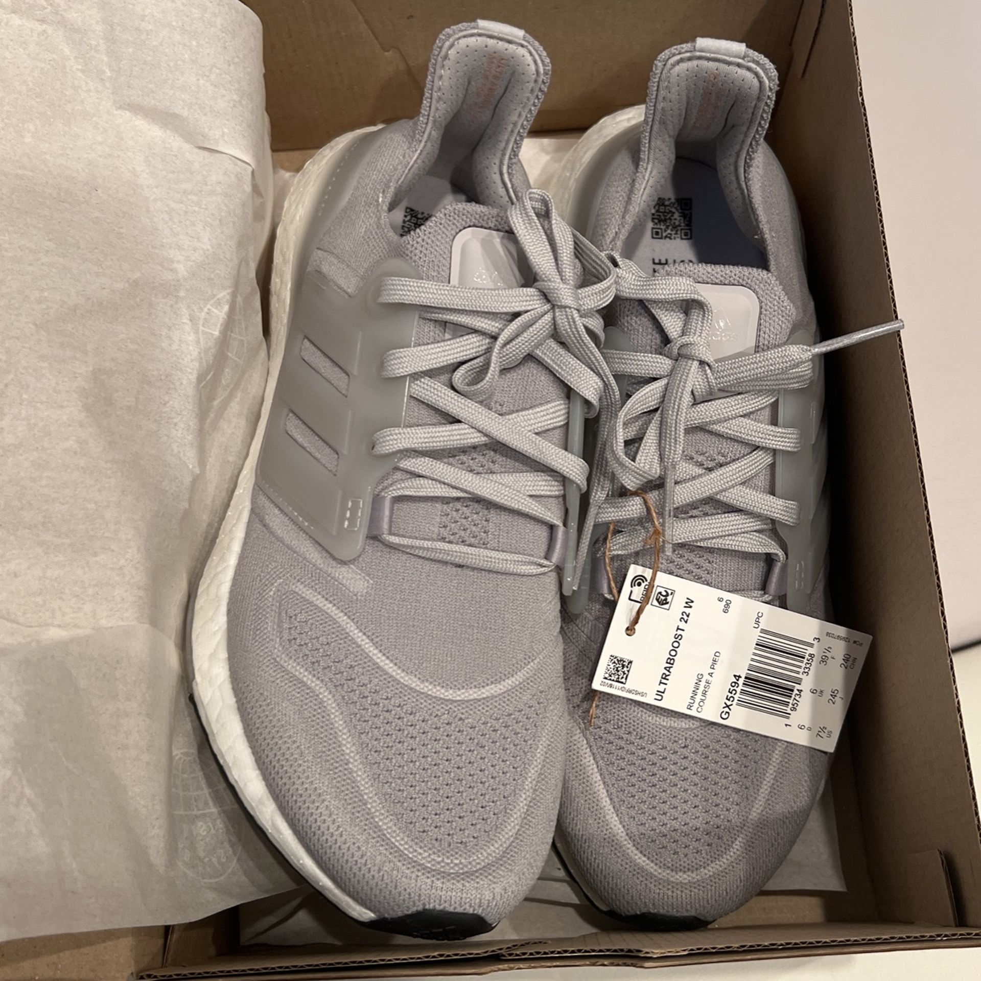 Adidas ultra boost 22w size 7.5 brand new
