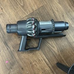 Dyson main body and cyclone assembly