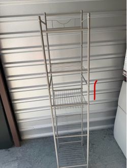 Bathroom shelf