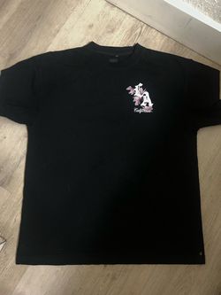 LA shirt with flowers🥹🦶