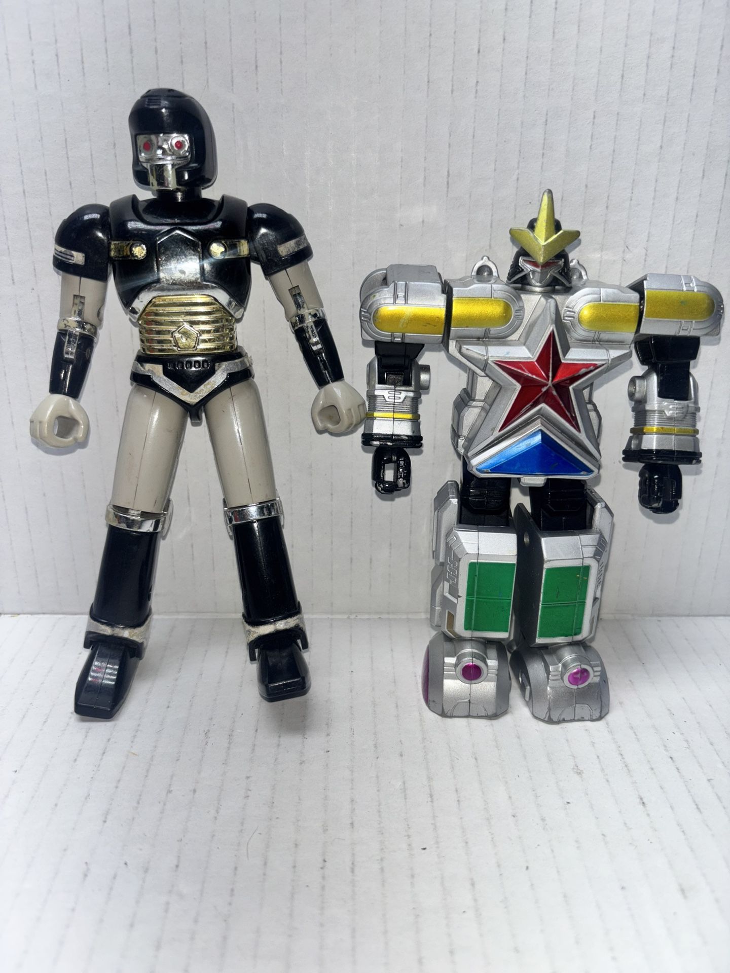 2 Vintage Power Rangers action figures
