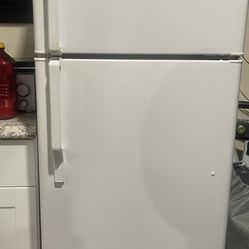 11cubic General Electric Fridge 