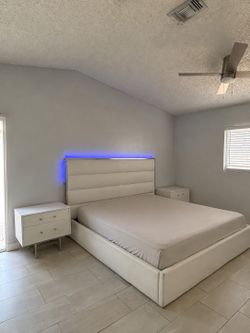 King bed with mattress/dresser and 2 night stands