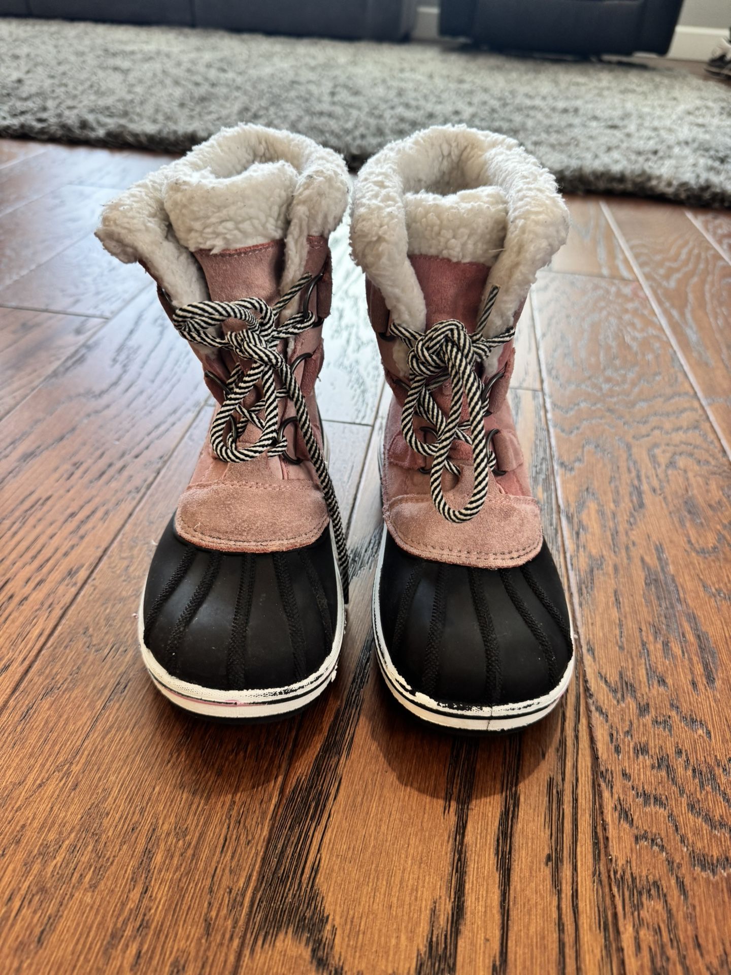 Girls Cat & Jack Snow Boots Size 1